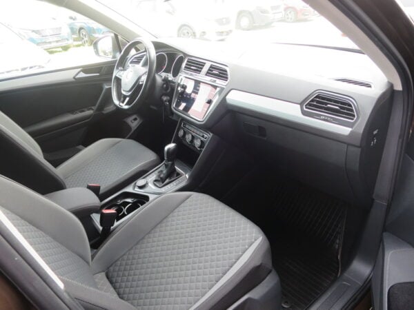VOLKSWAGEN TIGUAN  1.4TSi COMFORTLINE 4MOTION AT6 - Image 9