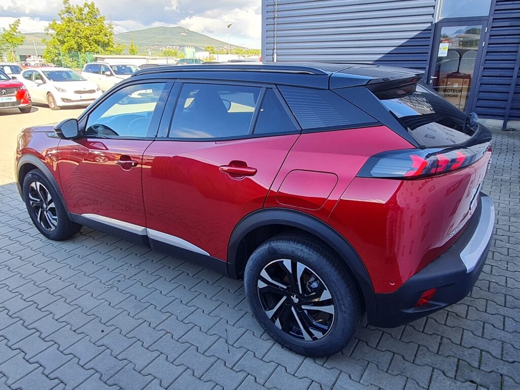 peugeot 2008 červený (2)