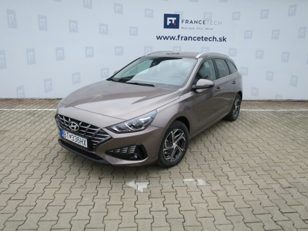 Hyundai i30 kombi FAMILY 1,5i 110k