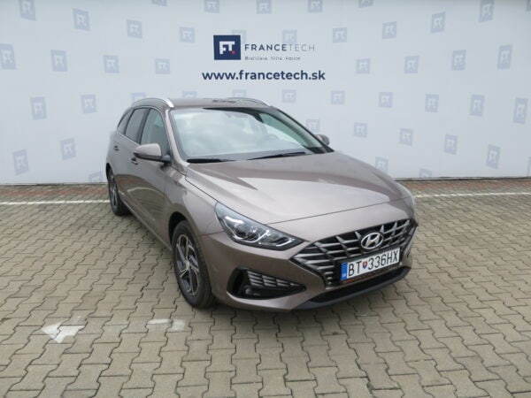 Hyundai i30 kombi FAMILY 1,5i 110k - Image 2