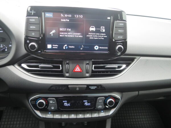 Hyundai i30 kombi FAMILY 1,5i 110k - Image 7