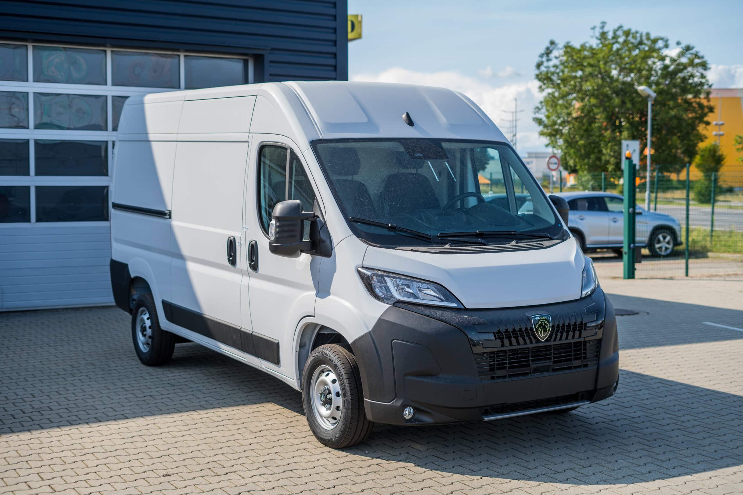 Boxer Furgon 330 L2H1 2.2 BlueHDi 120 €6.4 MT6