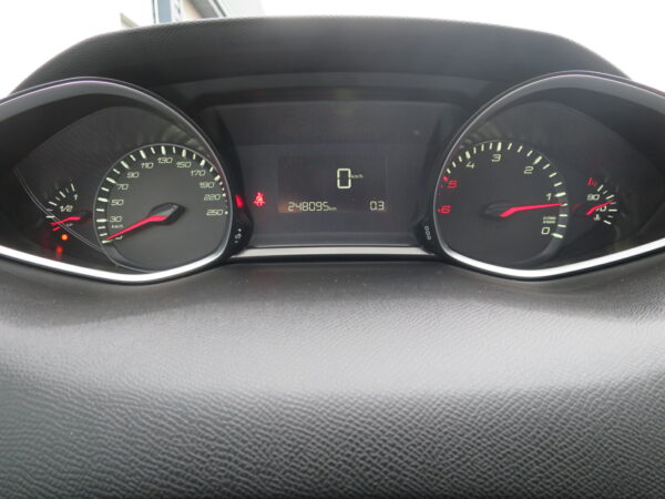 PEUGEOT 308 SW 1.6 BlueHDi ACTIVE - Image 9