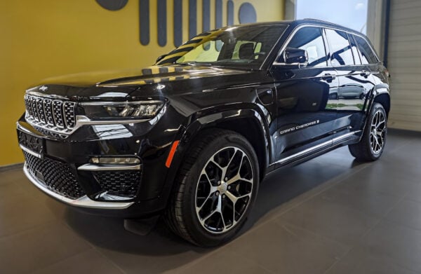 JEEP GRAND CHEROKEE SUMMIT RESERVE 2.0T PHEV 380k 8AT 4xe