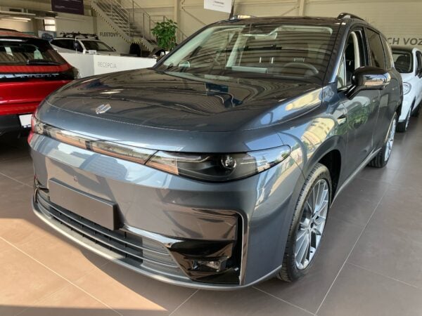 LEAPMOTOR C10 Design 217k 69,9 kWh