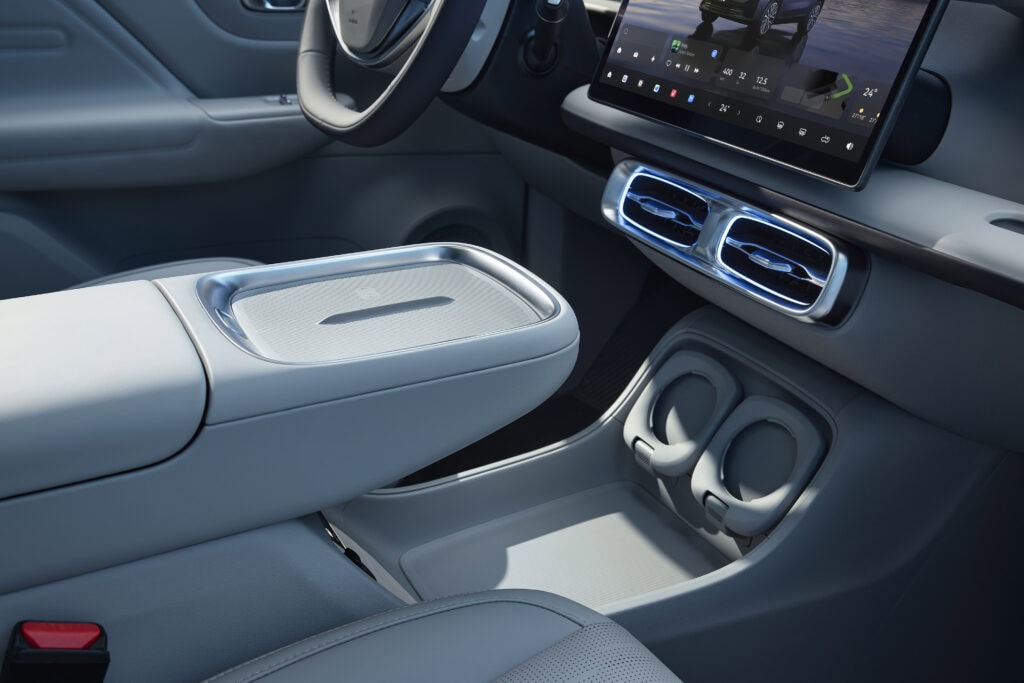 LeapmotorB10_Interiorshots