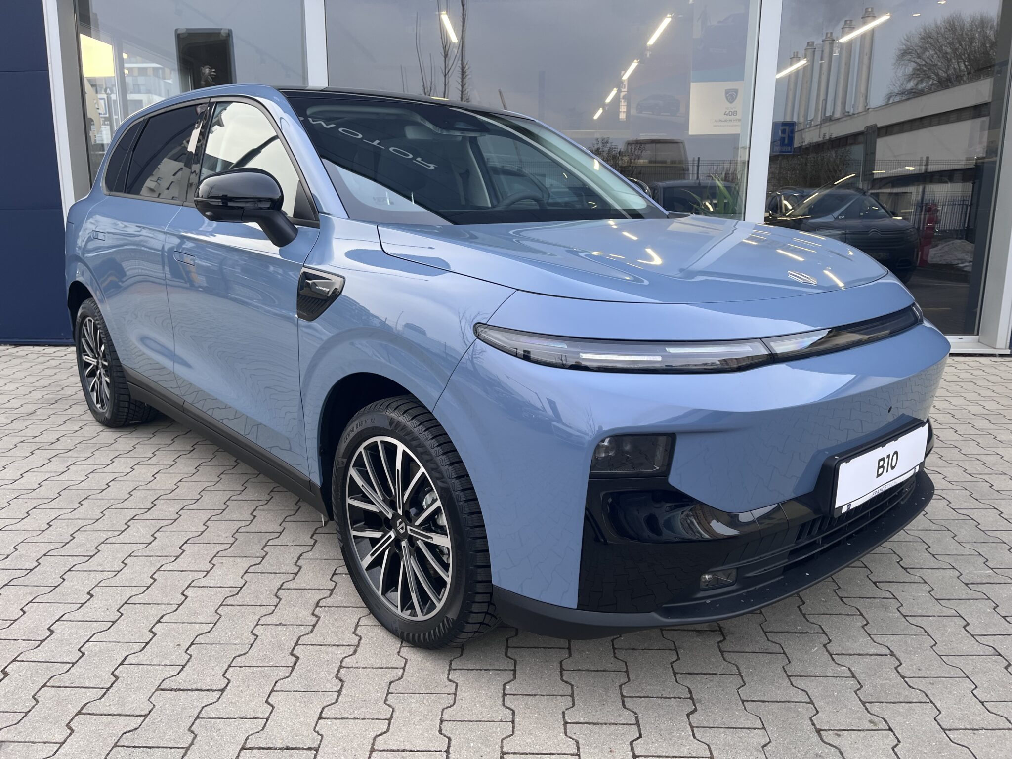 3.B10_DesMax_modrá_PP