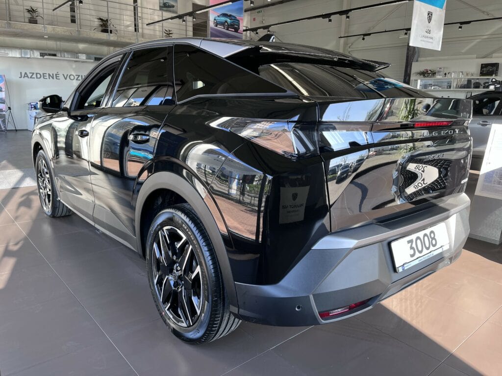 4_3008_Allure_Čierna_9VM0_Hybrid_LZ