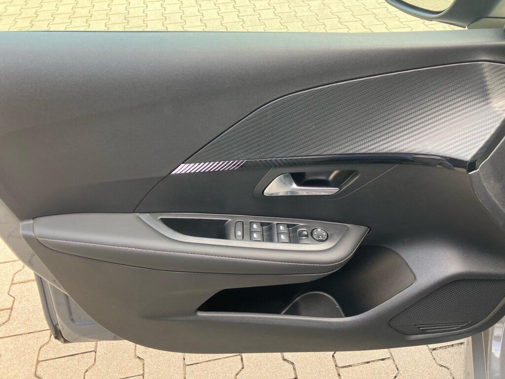 7.208_Allure_Sivá_LDM0_DV