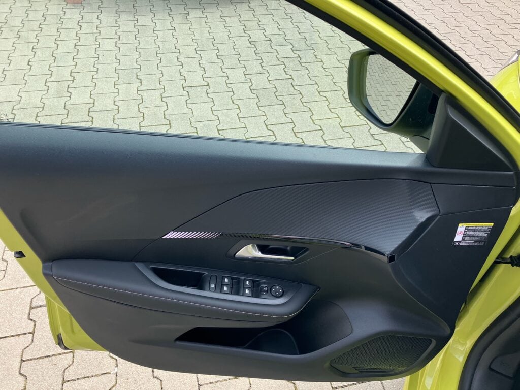 7.208_Allure_žltá_EQM0_LDV