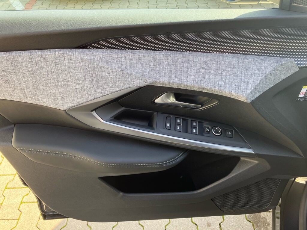 7_3008_GT_Sivá_1JM0_DV