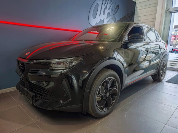 ALFA ROMEO JUNIOR 1.2T Hybrid 145k 6AT SPECIALE