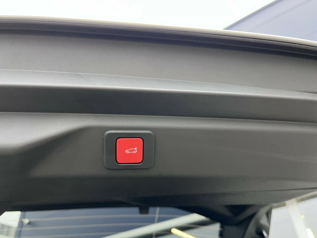 17_3008_GT_Biela_SUM0_OK