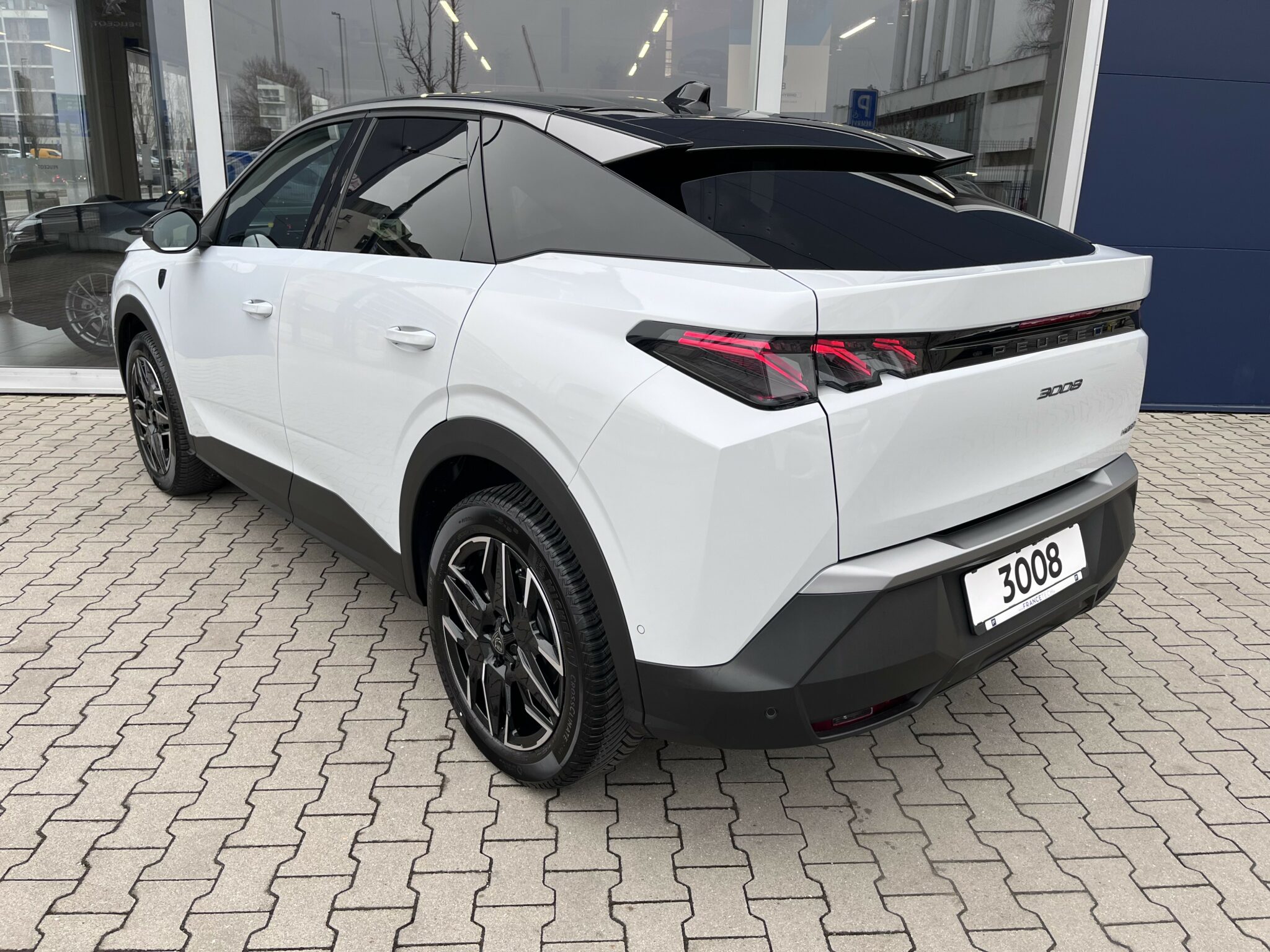 5_3008_GT_Biela_SUM0_LZ